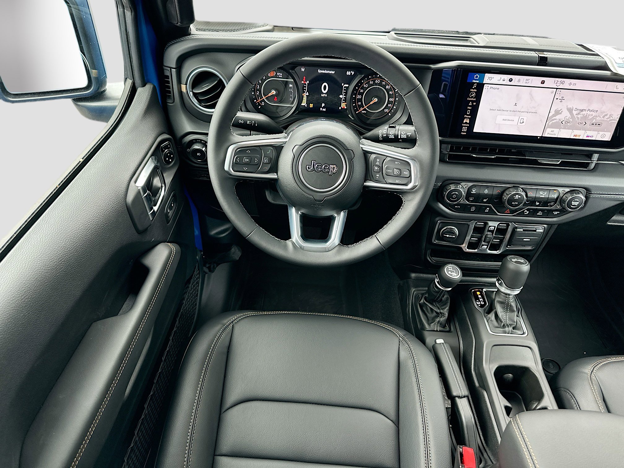 2025 Jeep Wrangler Sahara photo 14
