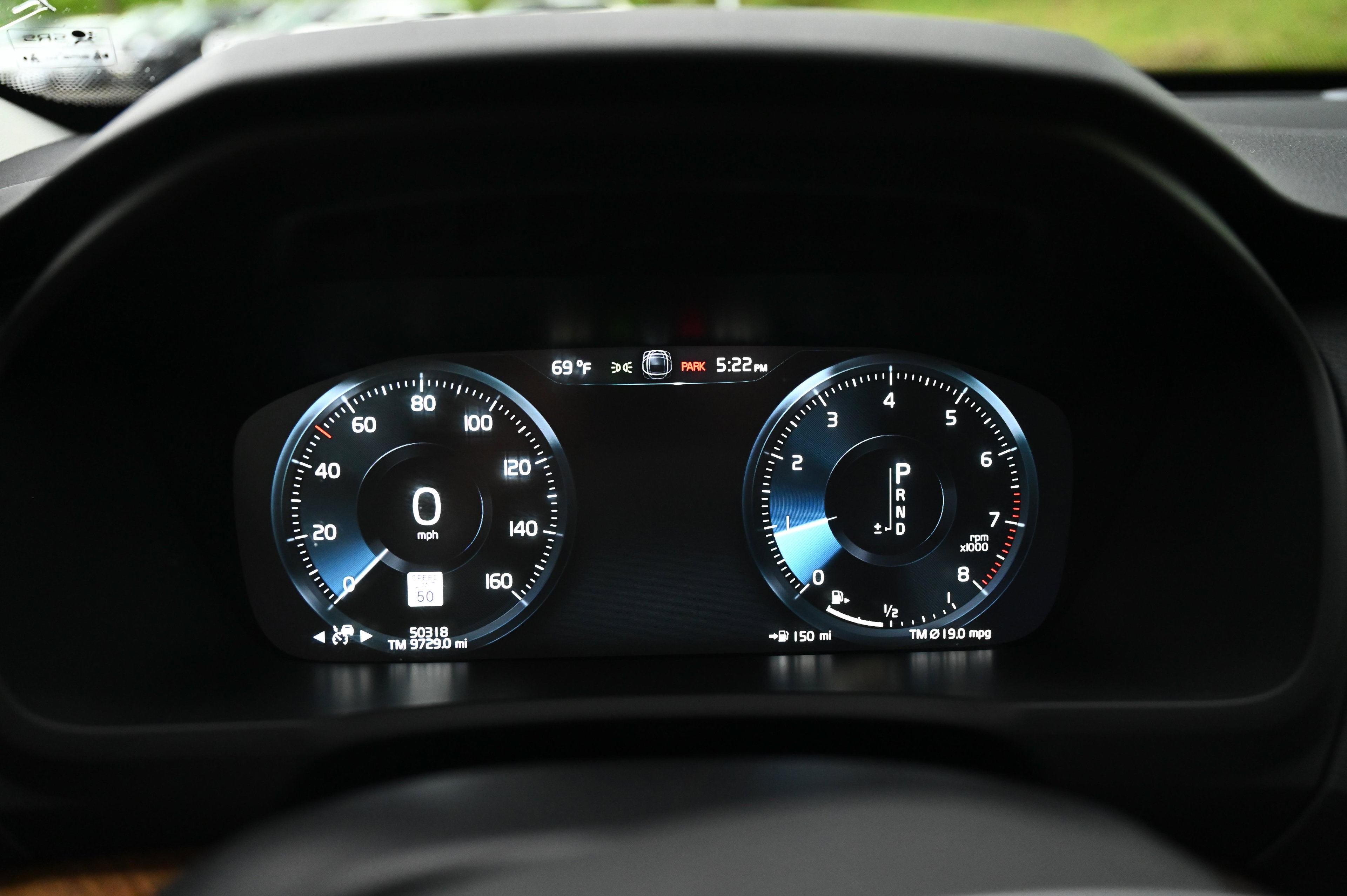 2022 Volvo XC90 T6 Momentum photo 4