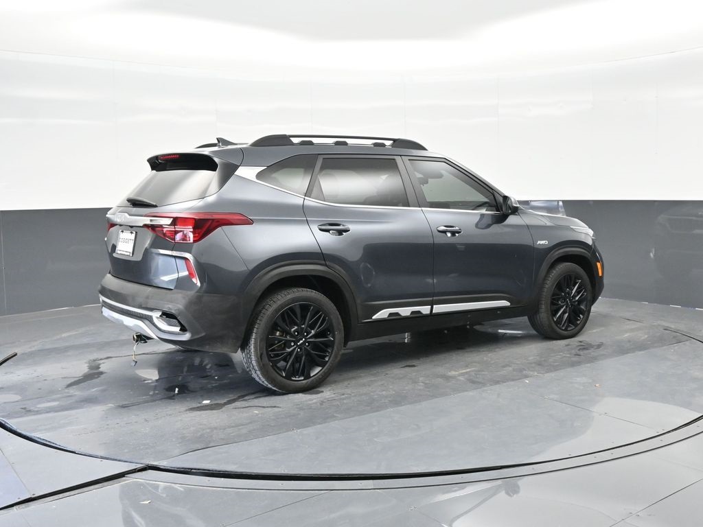 2022 Kia Seltos Nightfall Edition photo 10