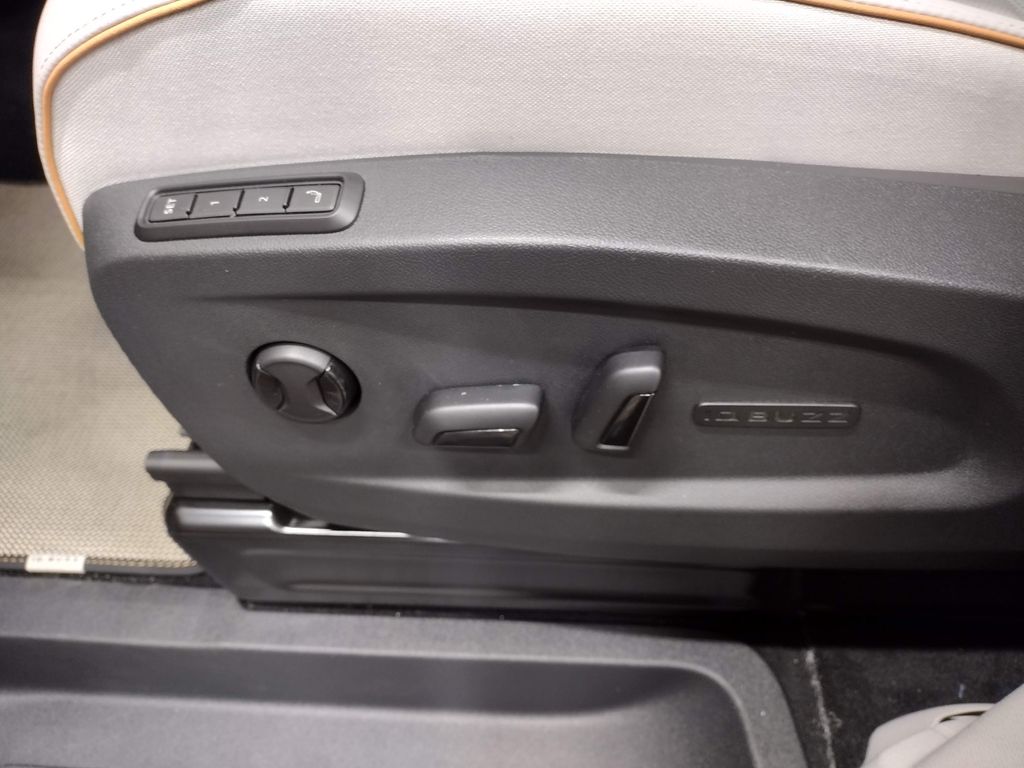 2025 Volkswagen ID. Buzz photo 21
