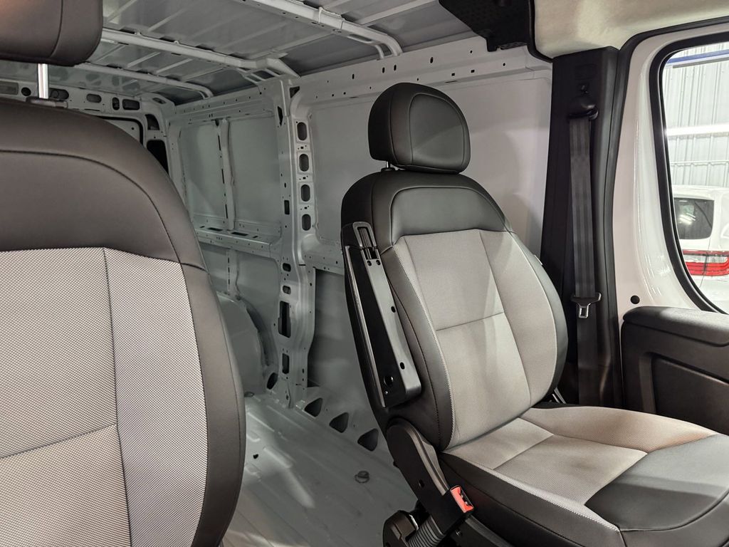2025 Ram ProMaster 3500 photo 11