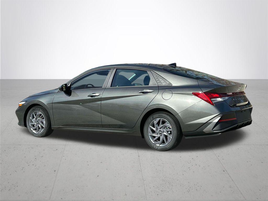 2025 Hyundai Elantra Hybrid Blue photo 3