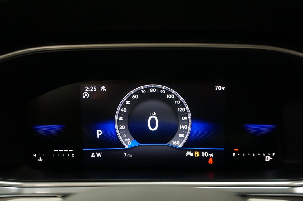2025 Volkswagen Taos SE photo 18