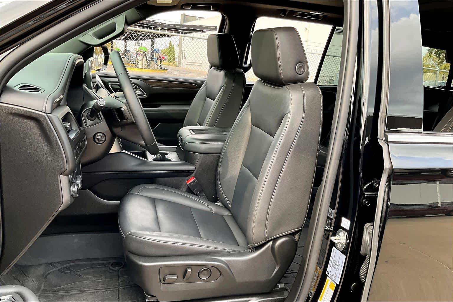 2023 Chevrolet Tahoe LT photo 4