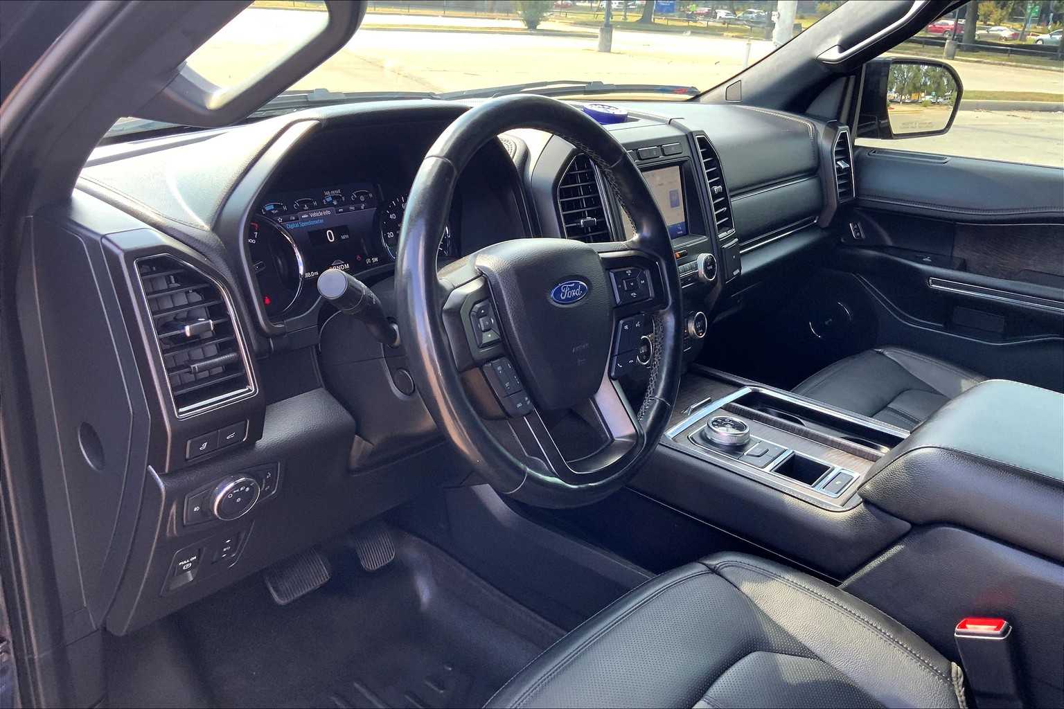 2020 Ford Expedition Limited photo 17