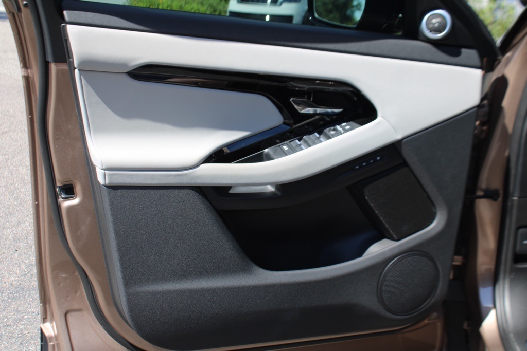 2024 Land Rover Range Rover Evoque Dynamic SE photo 10