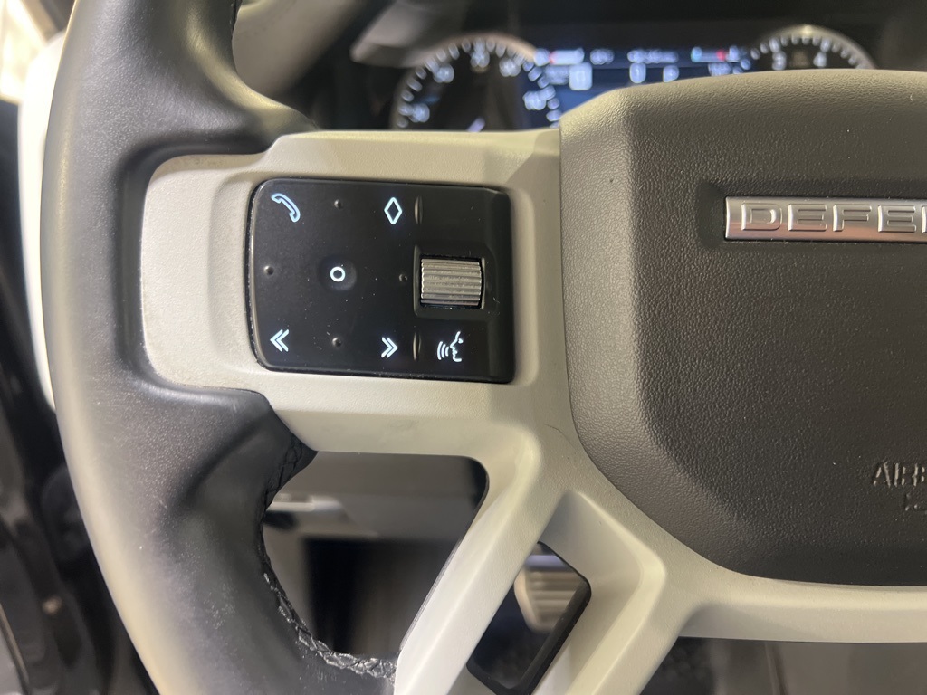 2021 Land Rover Defender 90 Standard photo 9