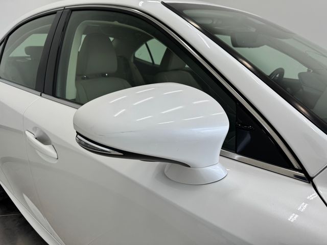 2019 Lexus IS 300 photo 37