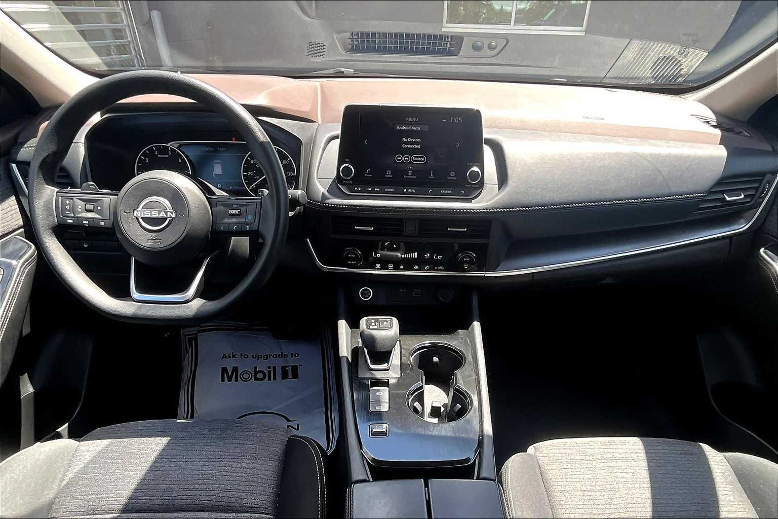2023 Nissan Rogue SV photo 13