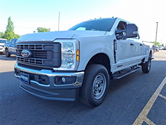 2025 Ford F-350 XL photo 3