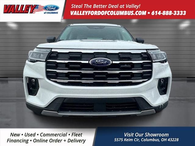 2025 Ford Explorer photo 2