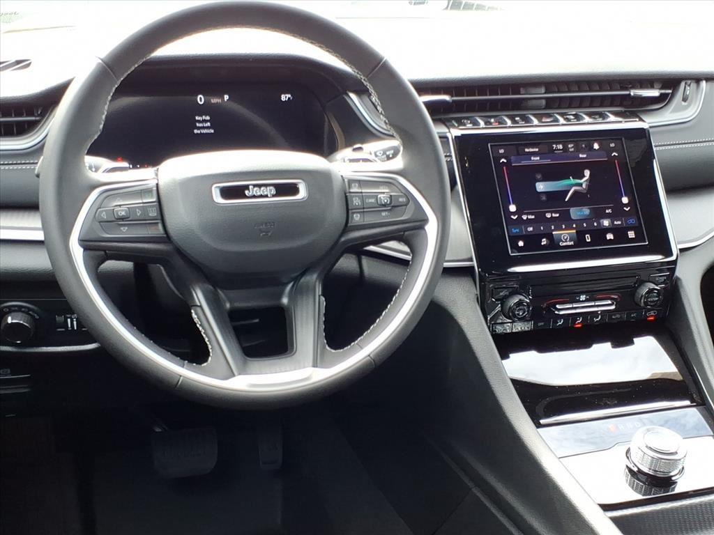 2025 Jeep Grand Cherokee Laredo X photo 4