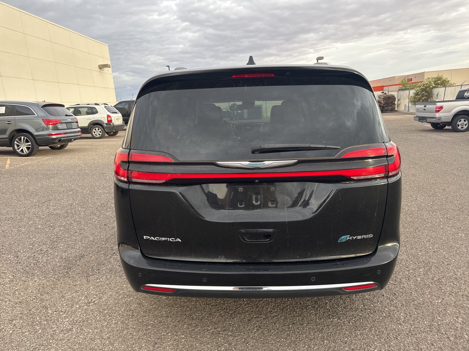 2021 Chrysler Pacifica Hybrid Touring L photo 4