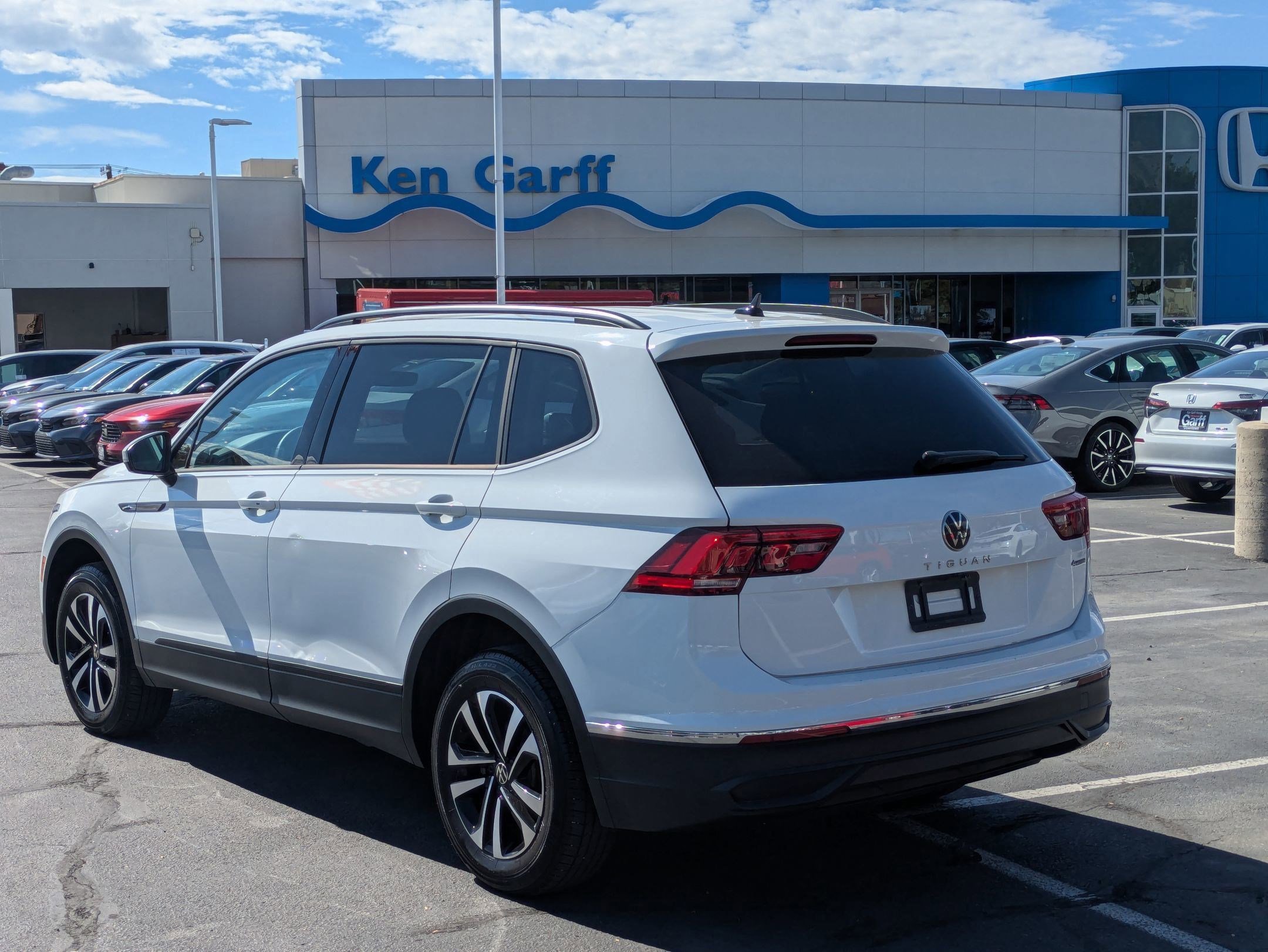 2022 Volkswagen Tiguan S photo 4