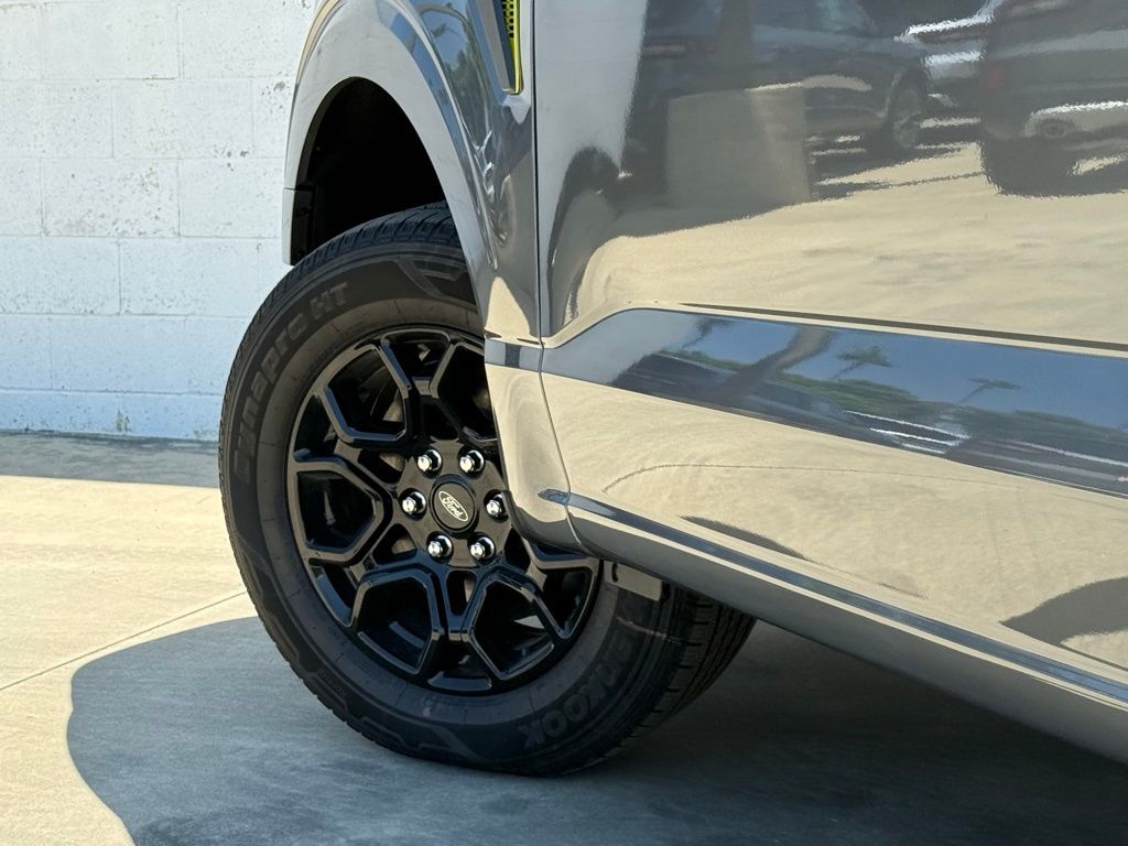 2025 Ford F-150 STX photo 17