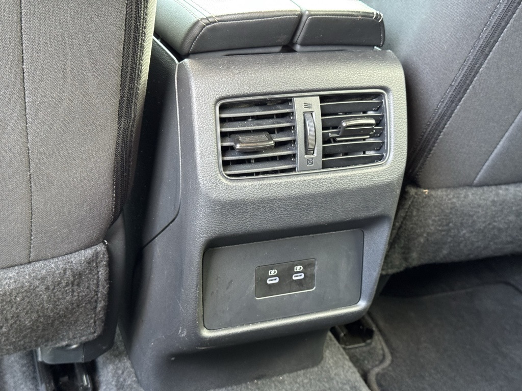 2024 Nissan Rogue SV photo 26