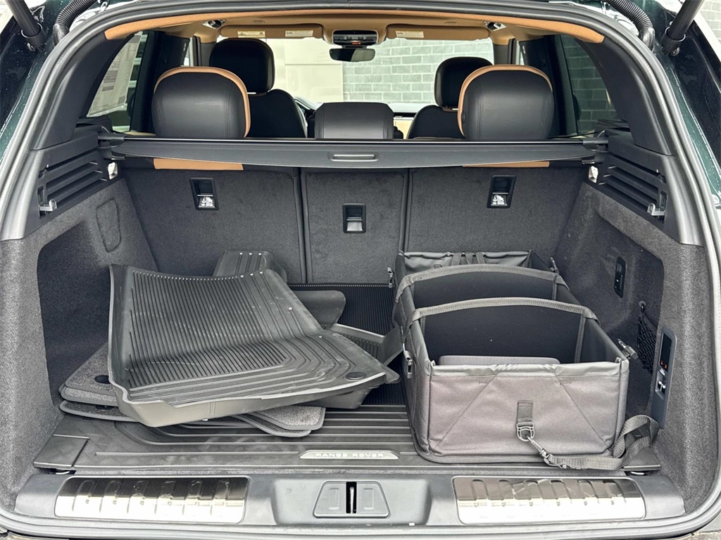 2025 Land Rover Range Rover Sport SE photo 6