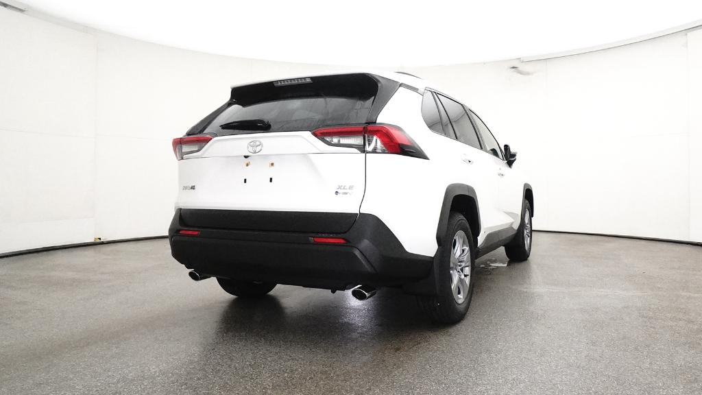 2025 Toyota RAV4 Hybrid XLE photo 16