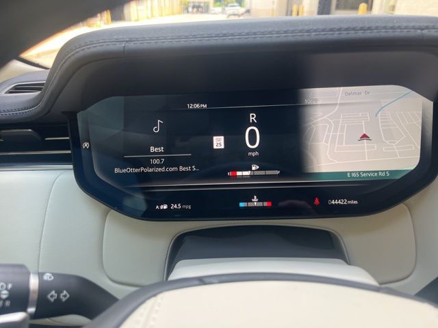 2023 Land Rover Range Rover SE photo 10