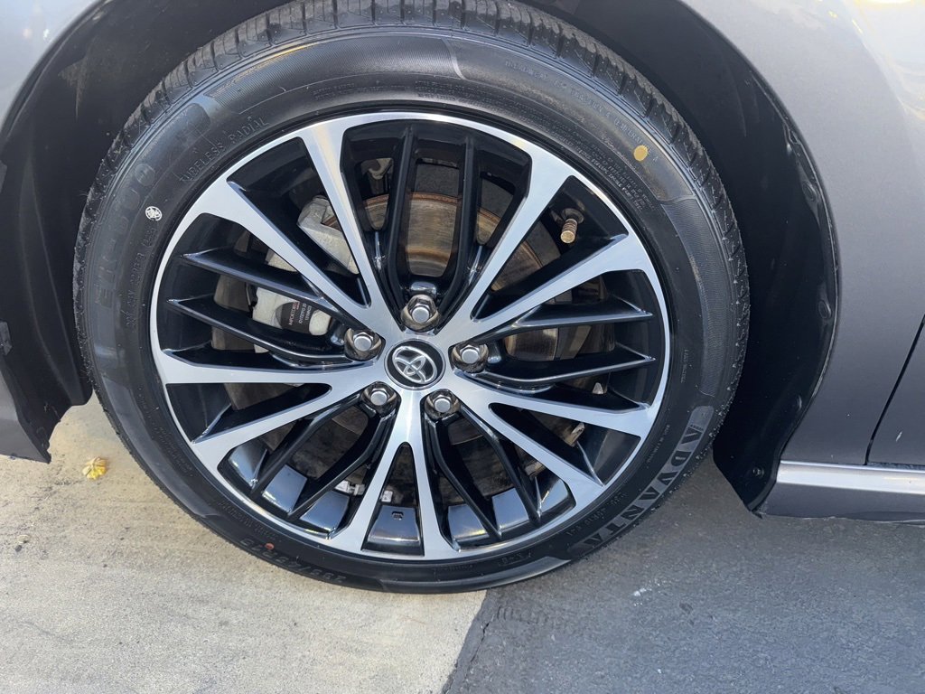 2020 Toyota Camry SE photo 2