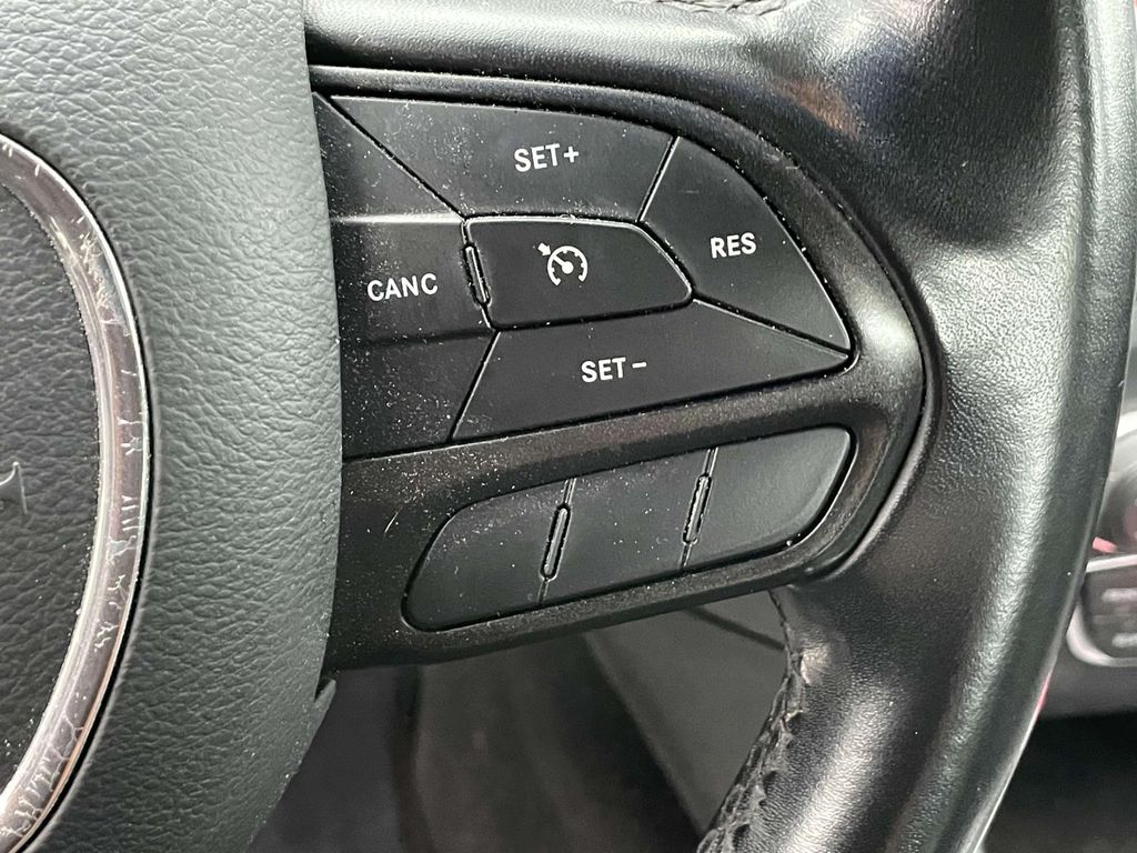 2022 Dodge Charger SXT photo 15
