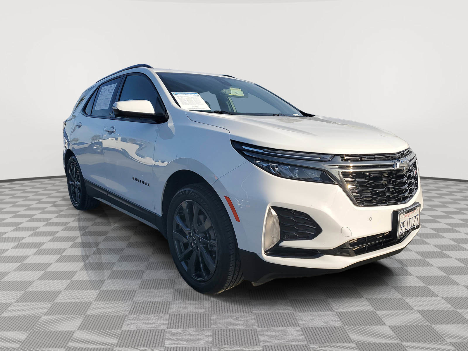 2023 Chevrolet Equinox RS photo 2