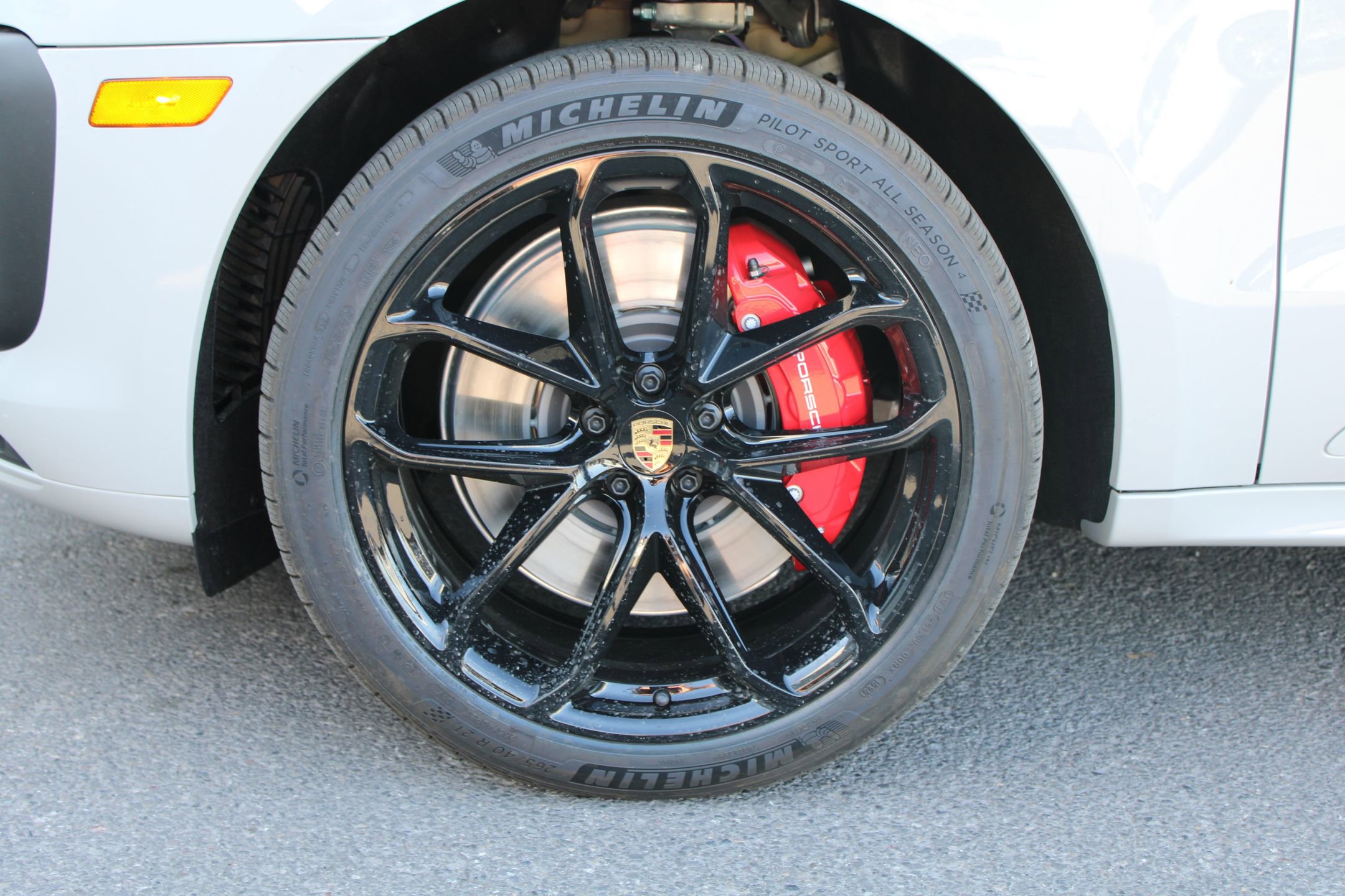 2026 Porsche Macan GTS photo 26