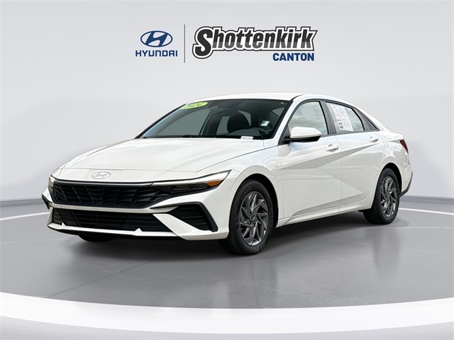 2024 Hyundai Elantra SEL's photo