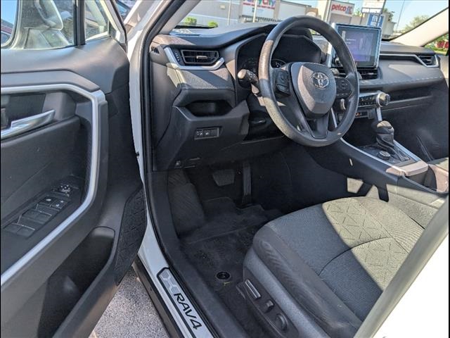 2023 Toyota RAV4 Hybrid photo 5