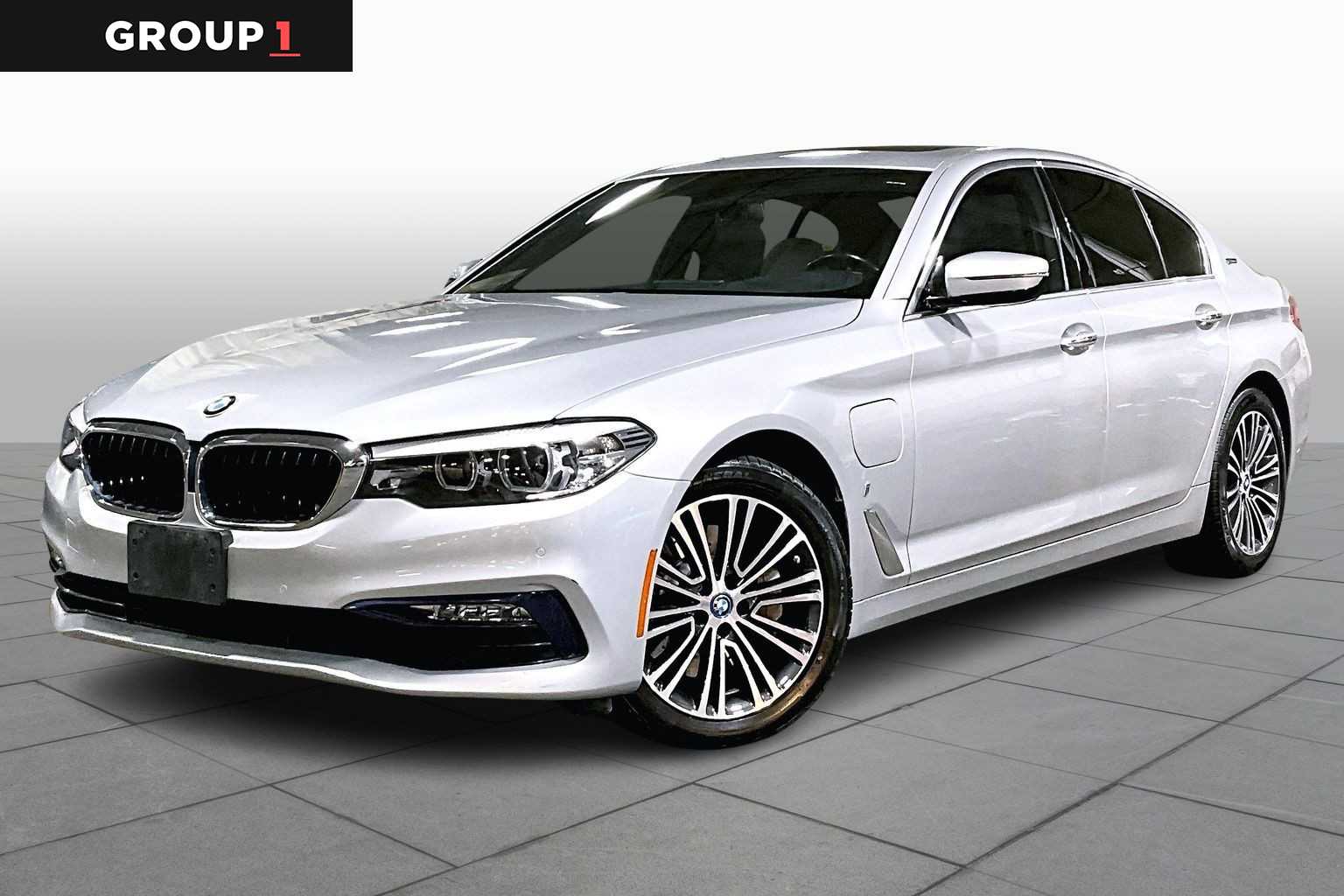 2018 BMW 5 Series 530e's photo