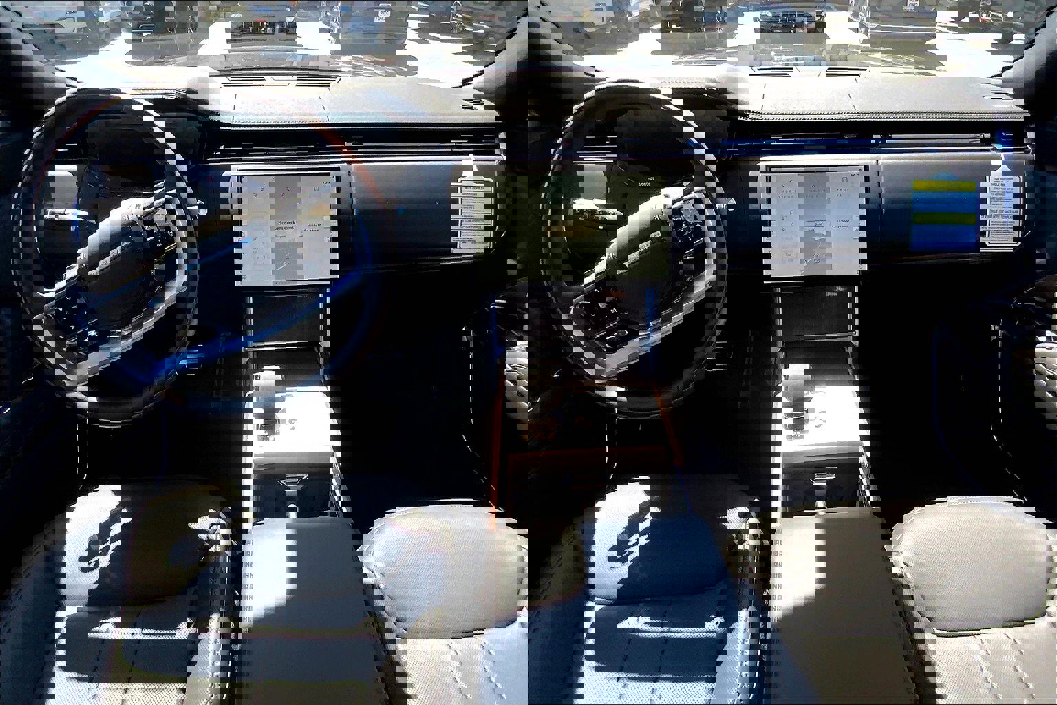 2025 Land Rover Range Rover SE photo 5