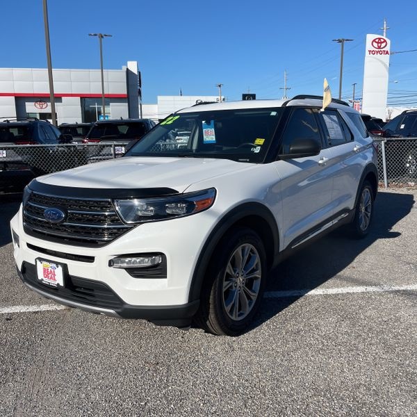 2022 Ford Explorer XLT's photo