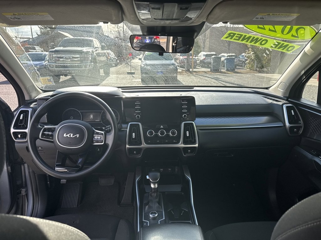 2022 Kia Sorento LX photo 6