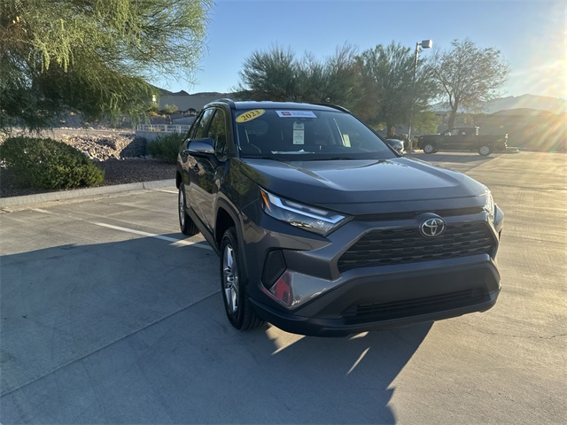 2023 Toyota RAV4 XLE photo 3