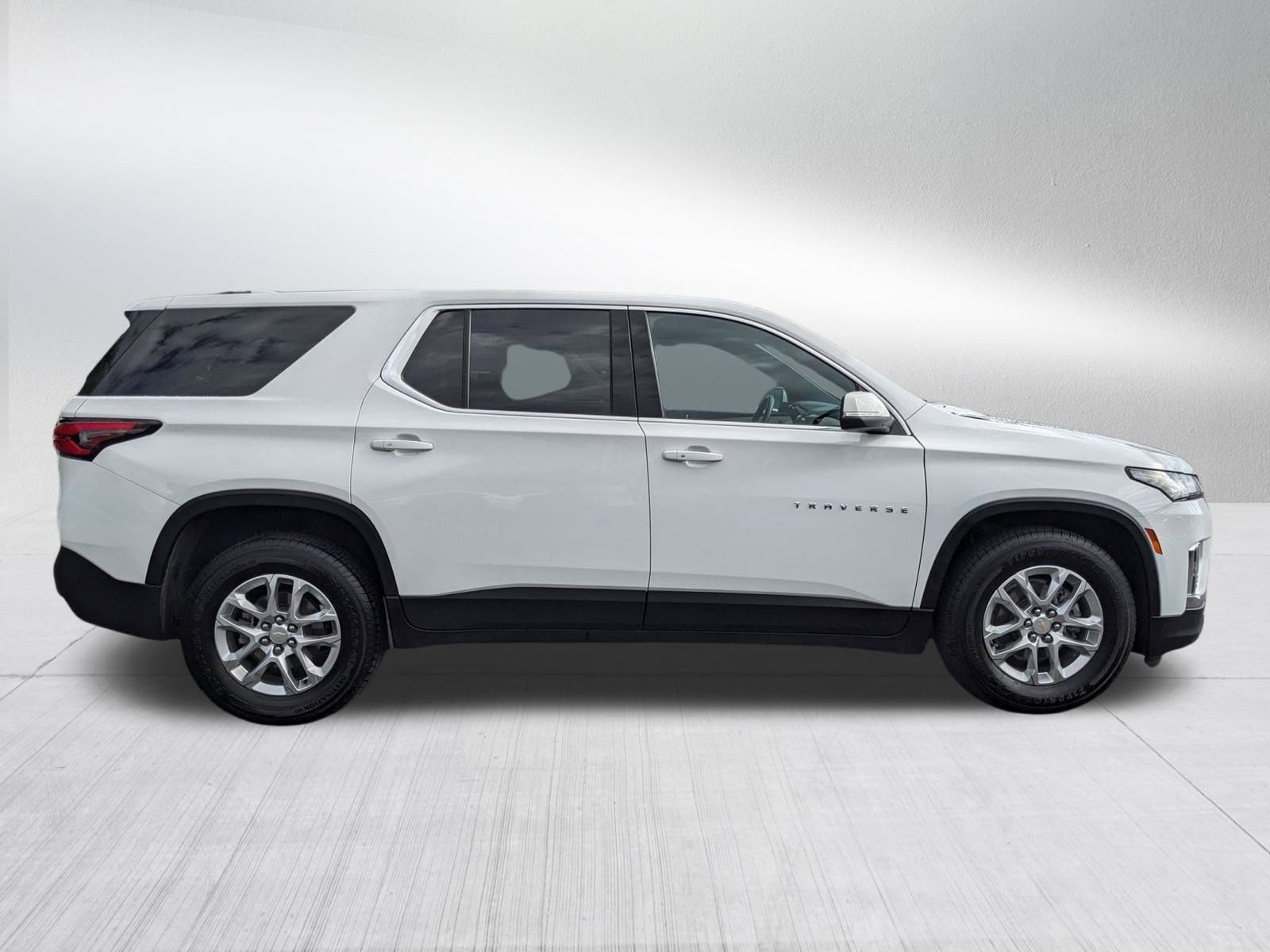 2023 Chevrolet Traverse LS photo 6