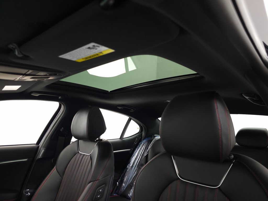 2026 Genesis G70 3.3T Sport Prestige photo 13