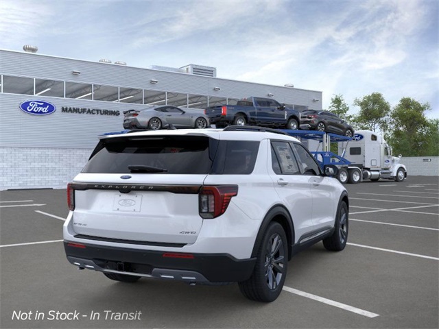2025 Ford Explorer photo 4