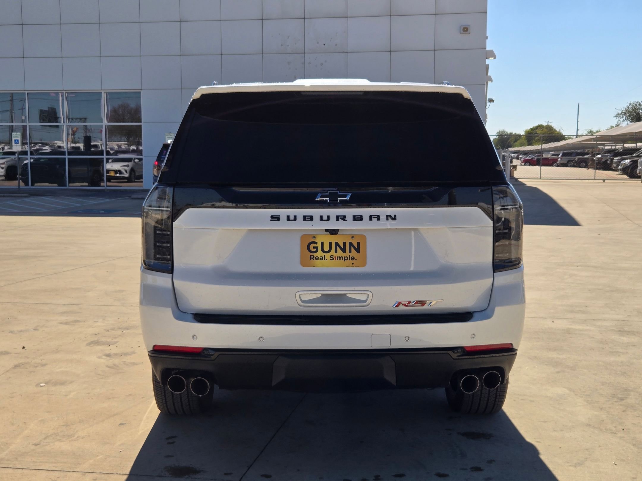 2025 Chevrolet Suburban RST photo 4