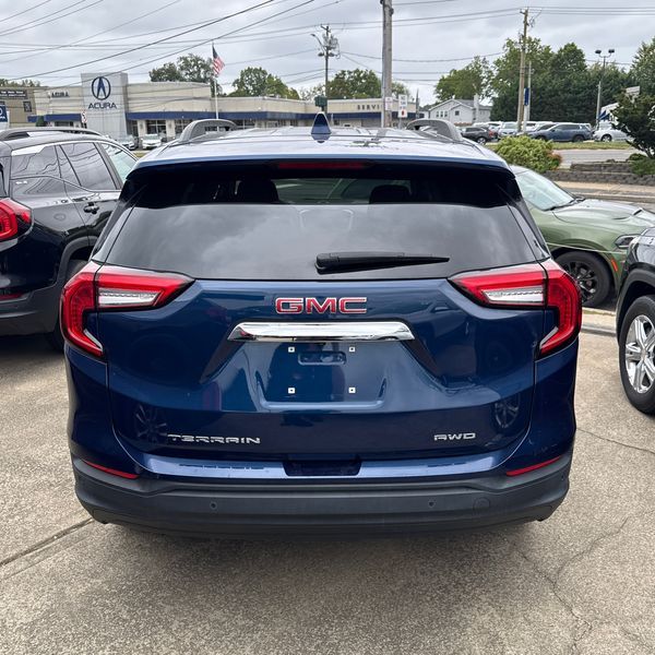 2022 Gmc Terrain SLE photo 3