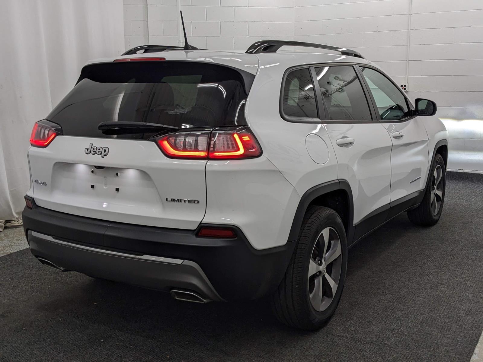 2022 Jeep Cherokee Limited photo 2
