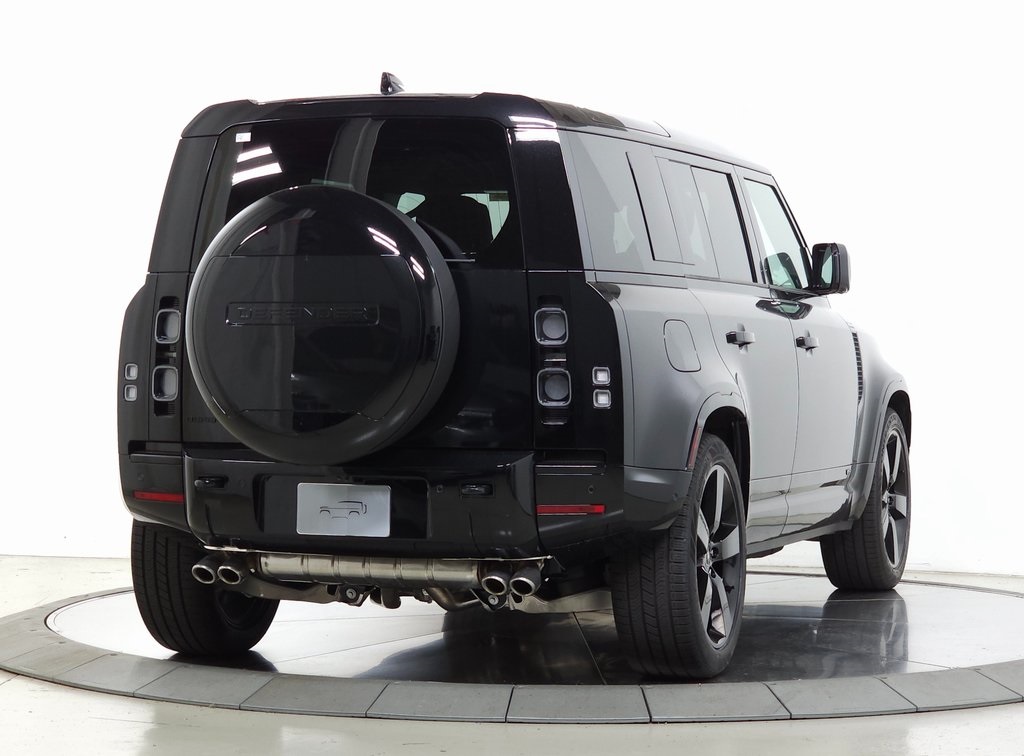 2025 Land Rover Defender 110 V8 photo 5