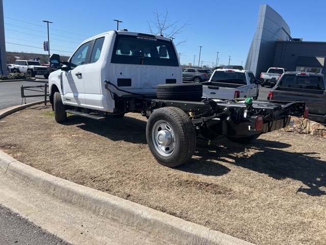 2024 Ford F-350 XL photo 3
