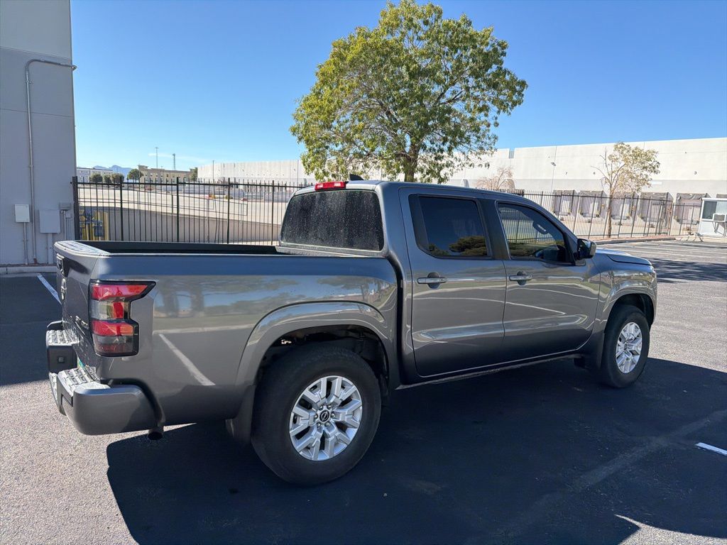 2022 Nissan Frontier SV photo 3