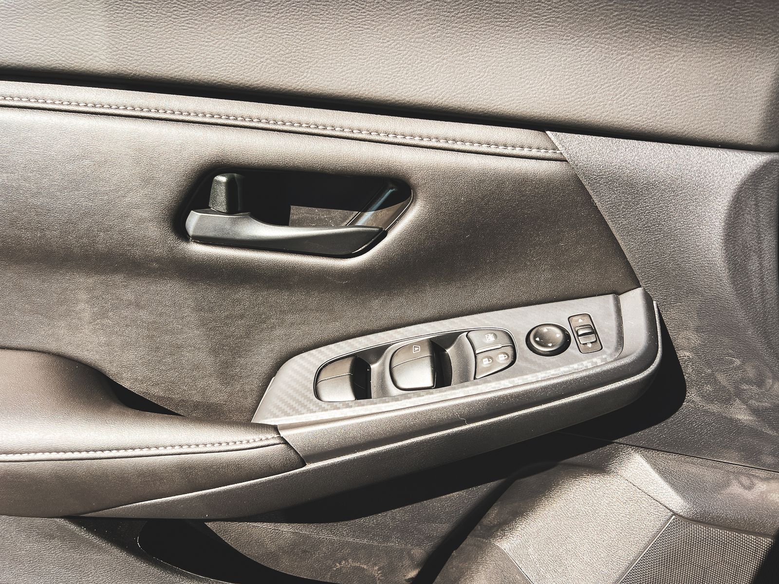 2025 Nissan Sentra S photo 13