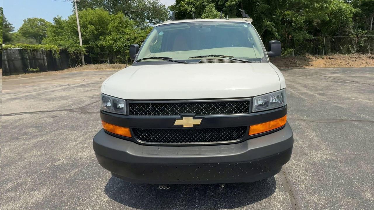 2023 Chevrolet Express Cargo Van photo 3