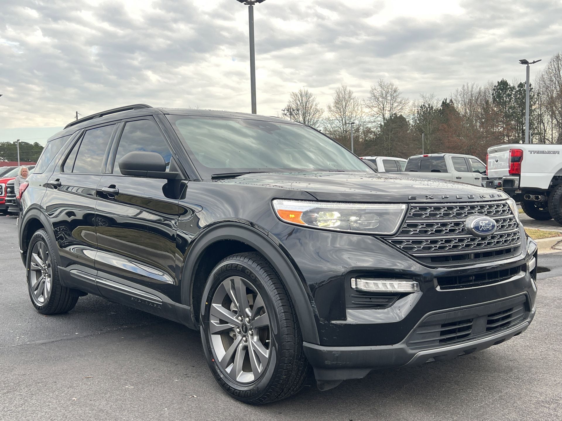 2021 Ford Explorer XLT photo 3