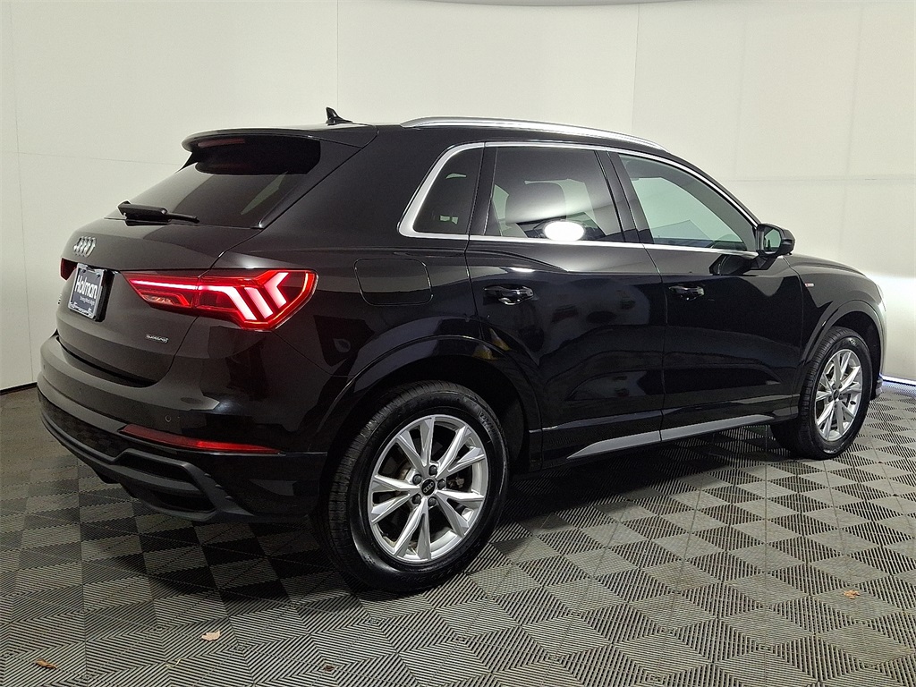 2023 Audi Q3 45 TFSI S line Premium photo 4