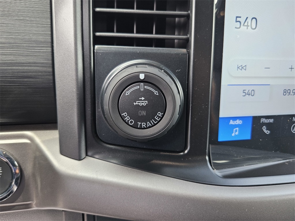 2025 Ford F-150 XLT photo 17