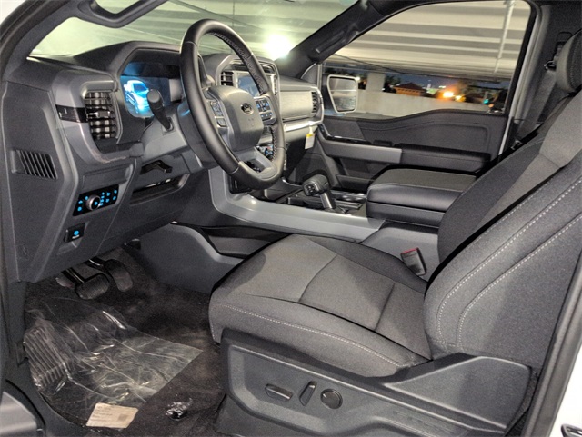 2025 Ford F-150 XLT photo 8