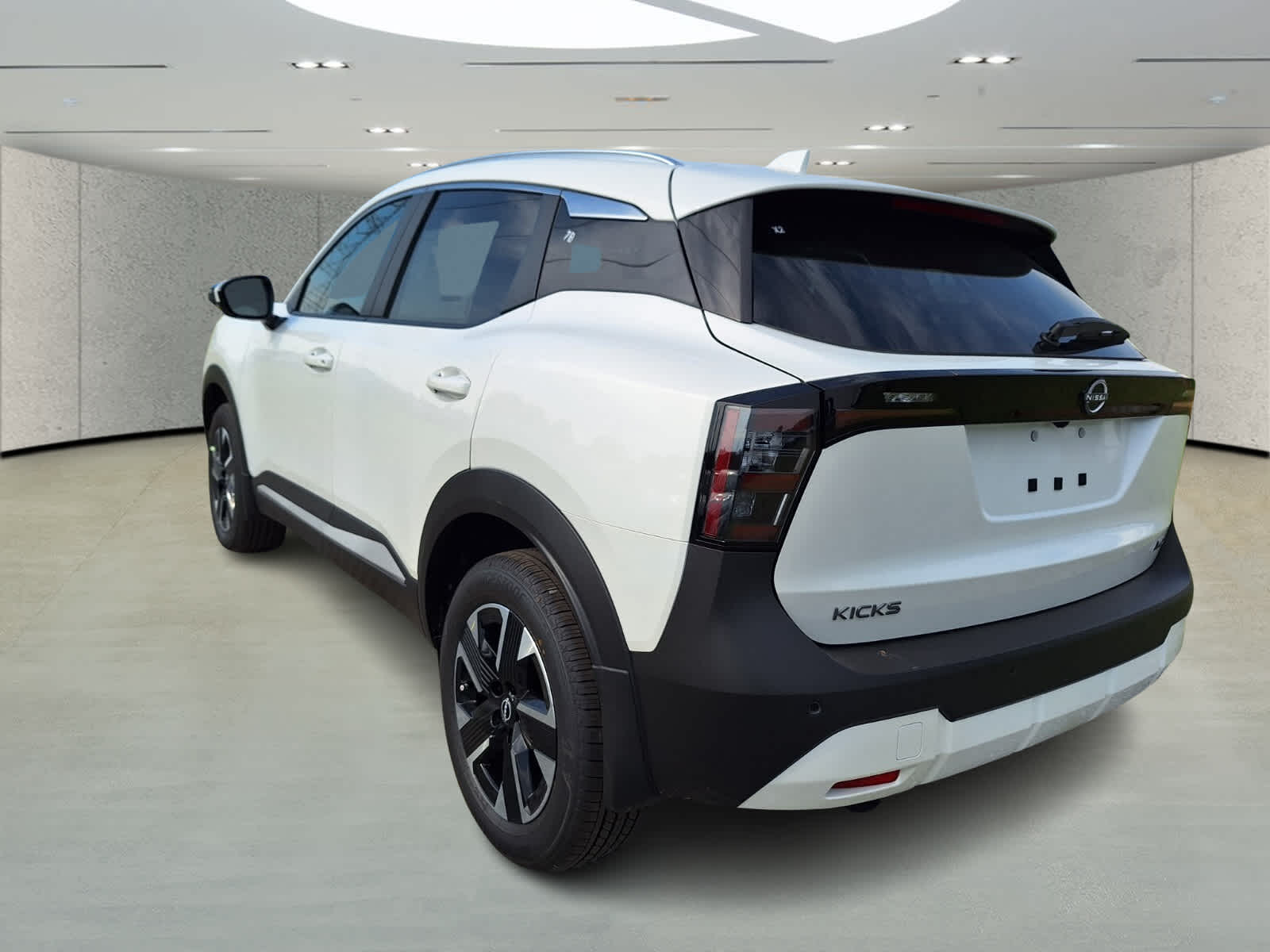 2025 Nissan Kicks SV photo 3